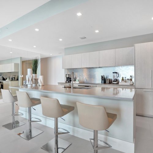 Light-filled Miami residence