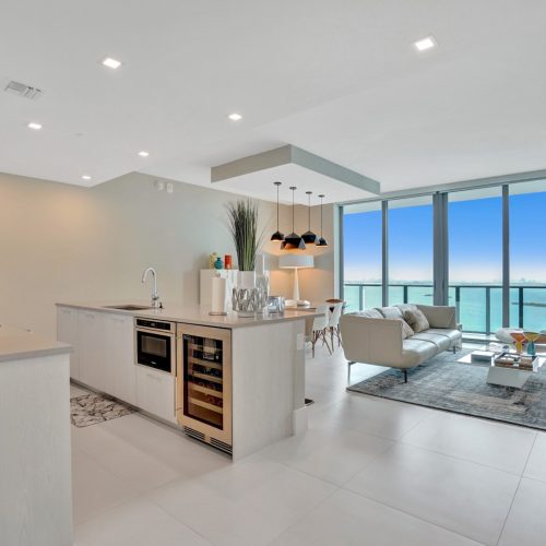 Refined details at Paraiso Bay